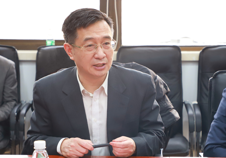杜柯伟