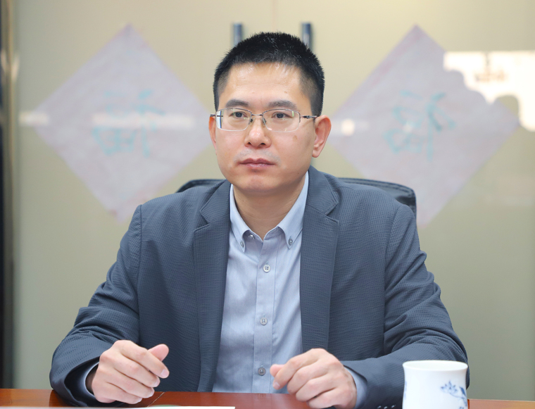 李总