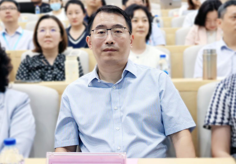 北京外国语大学党委常委、副校长 丁浩 出席结业仪式